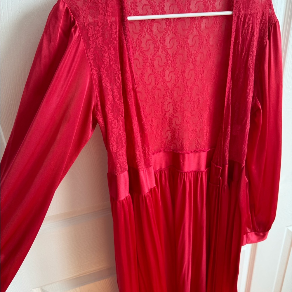 Elegant Red Lace Women's Robe
